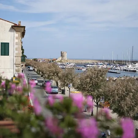 Marinella Отель 3*