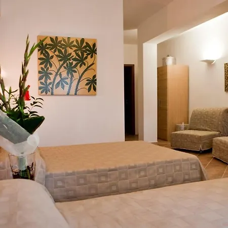 Отель Marinella Марчиана-Марина