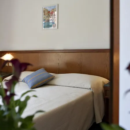 Отель Marinella Марчиана-Марина